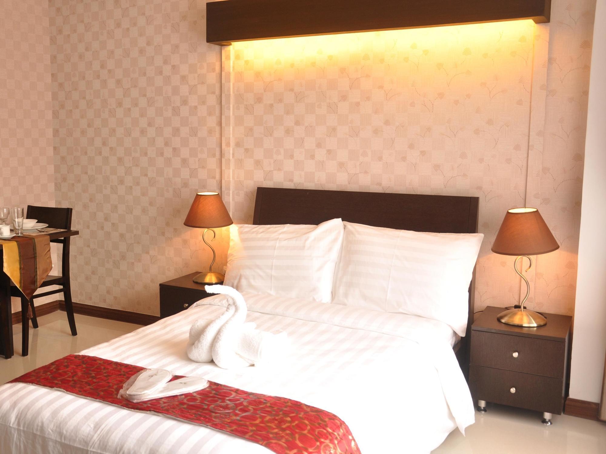 Sunshine City Suites Pasig City Exterior foto