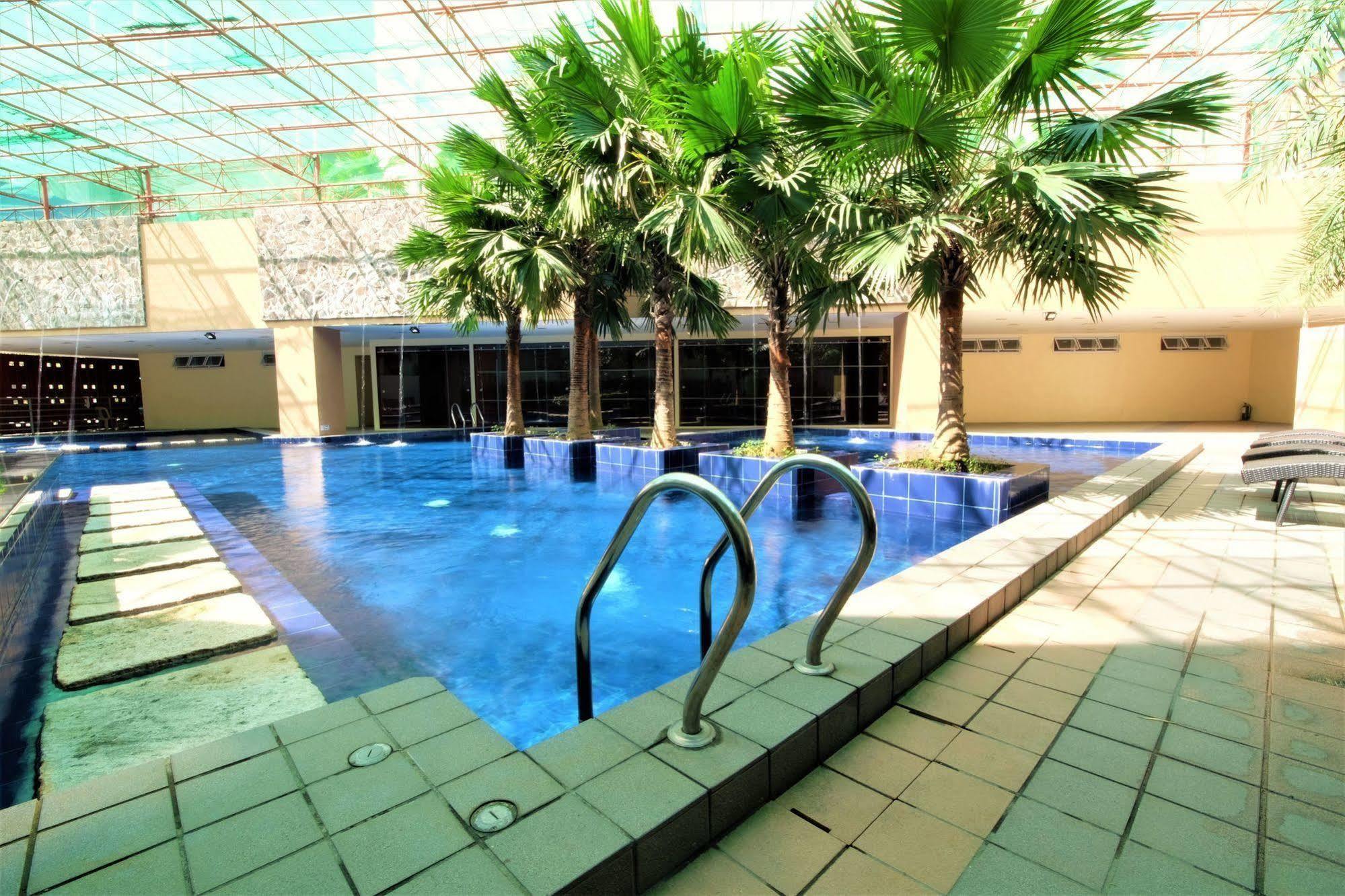 Sunshine City Suites Pasig City Exterior foto