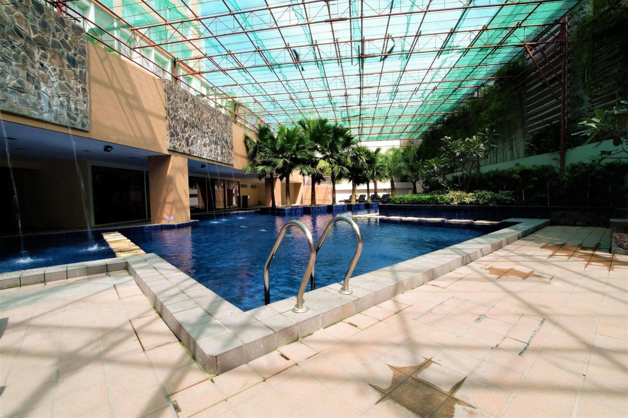 Sunshine City Suites Pasig City Exterior foto